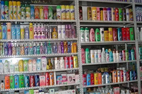 藍翔百貨日用品 一站式滿足您的日常所需